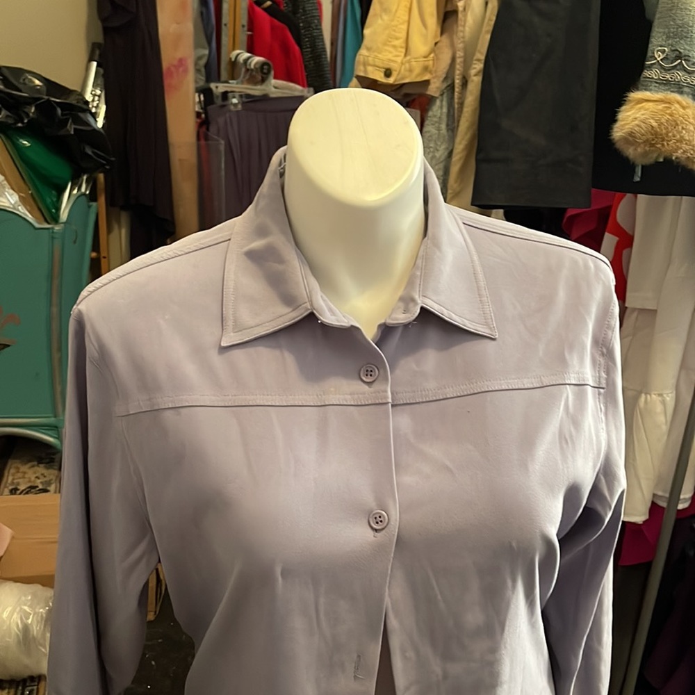 NWOT- BUTTON DOWN SHIRT LONG SLEEVE BUTTONED CUFF-Polyester/Spandex blue/gray - Picture 5 of 8